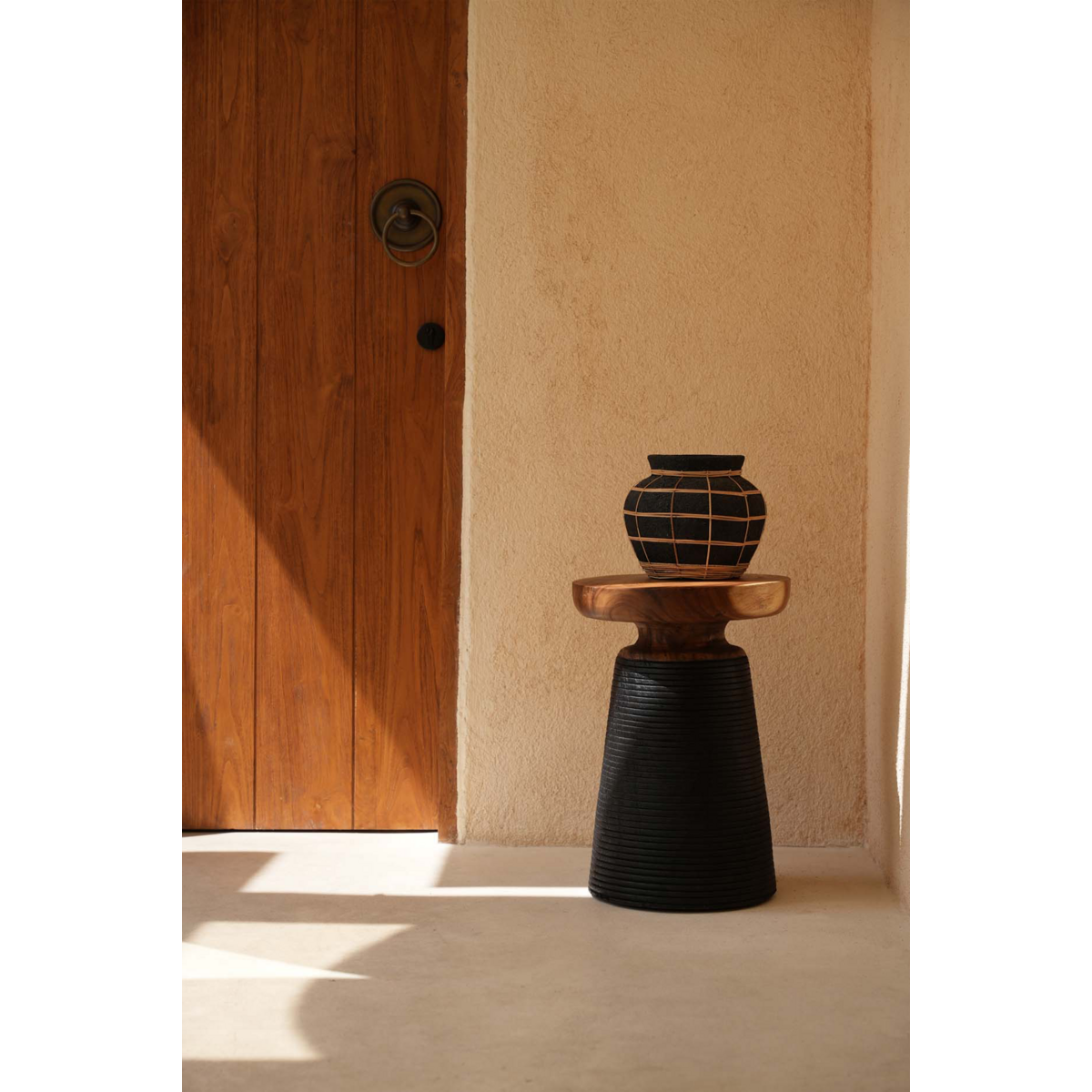 Mooie vaas terracotta - Zwart Naturel - M |woon-meubel.nl