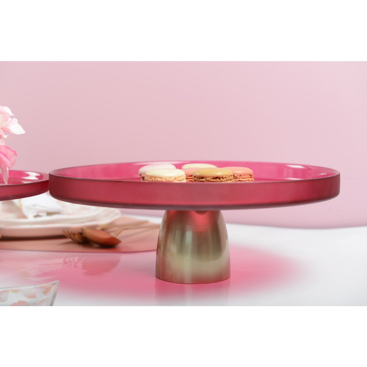 Raspberry taartschaal op voet van Aulica – rood glas Ø28cm
