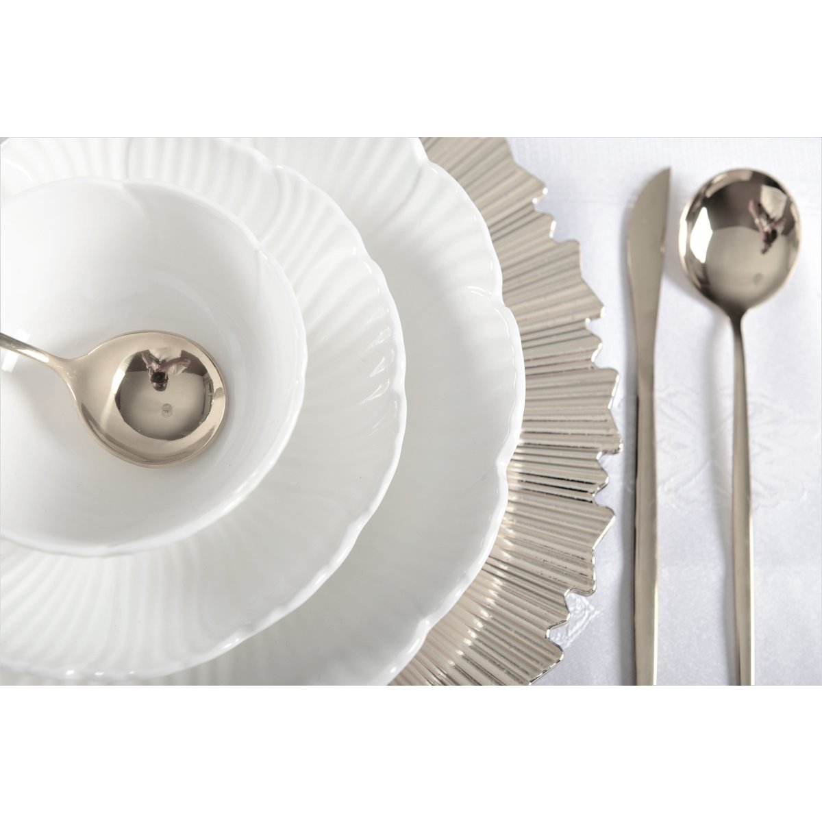 Aulica Zilveren Filetbasis – Stijlvol Onderbord |woon-meubel.nl