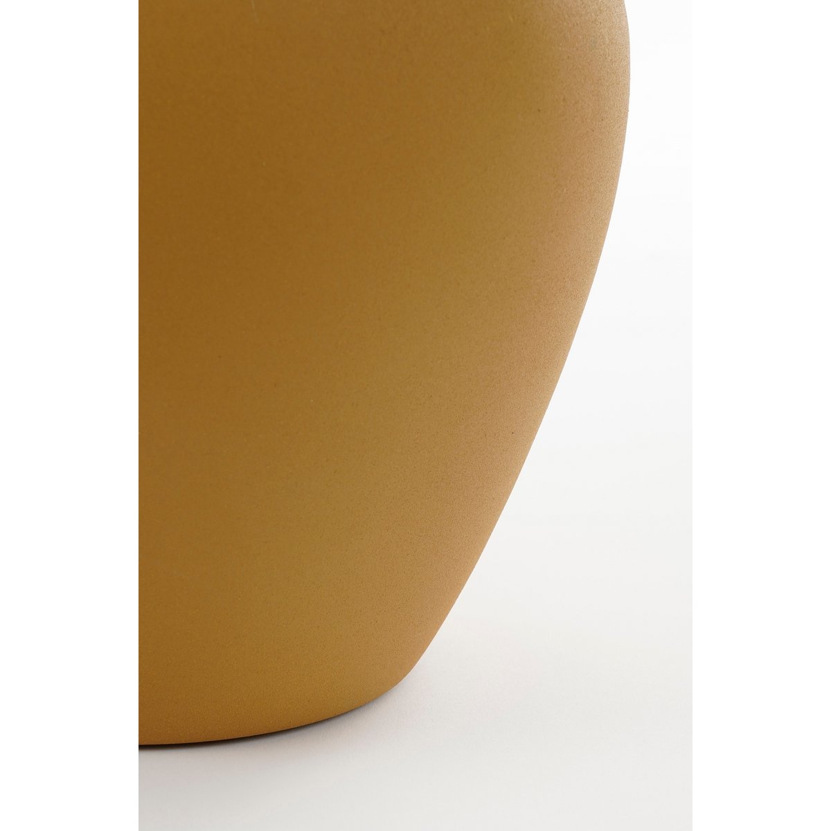Gyge Vaas Geel - Metaal - L30 x B24 x H37cm |woon-meubel.nl