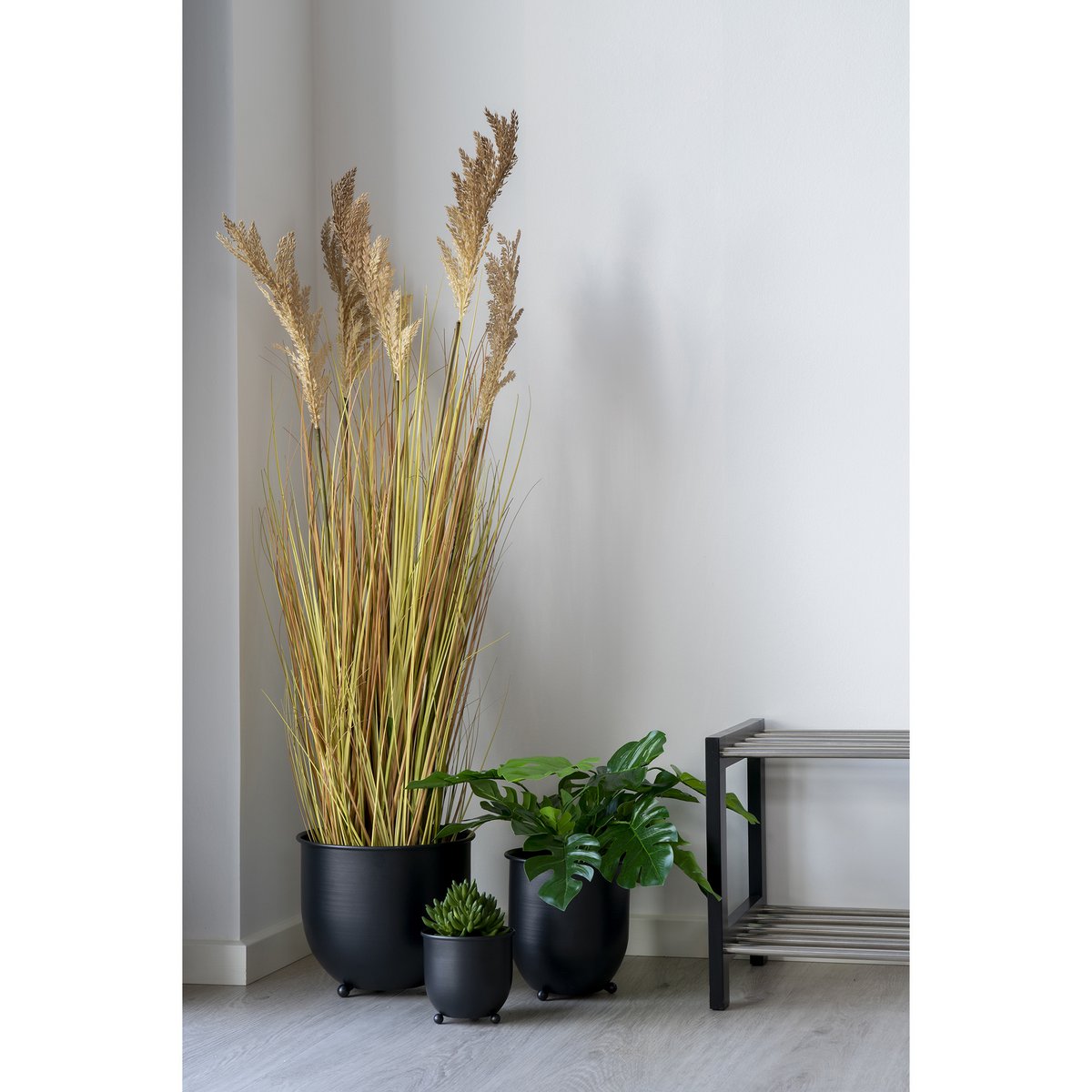 Nova Flower Pots - 3 flower pots in black metal.