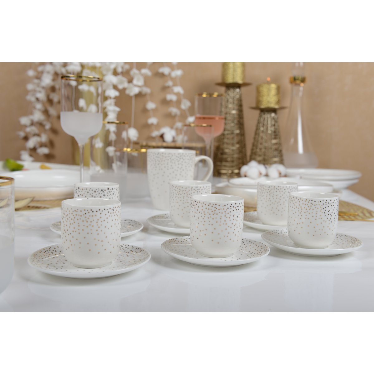 Aulica Plumetis Doré Koffiekopjes – Set van 6 | Met Schoteltjes – 90 ml – Goud & Wit Keramiek