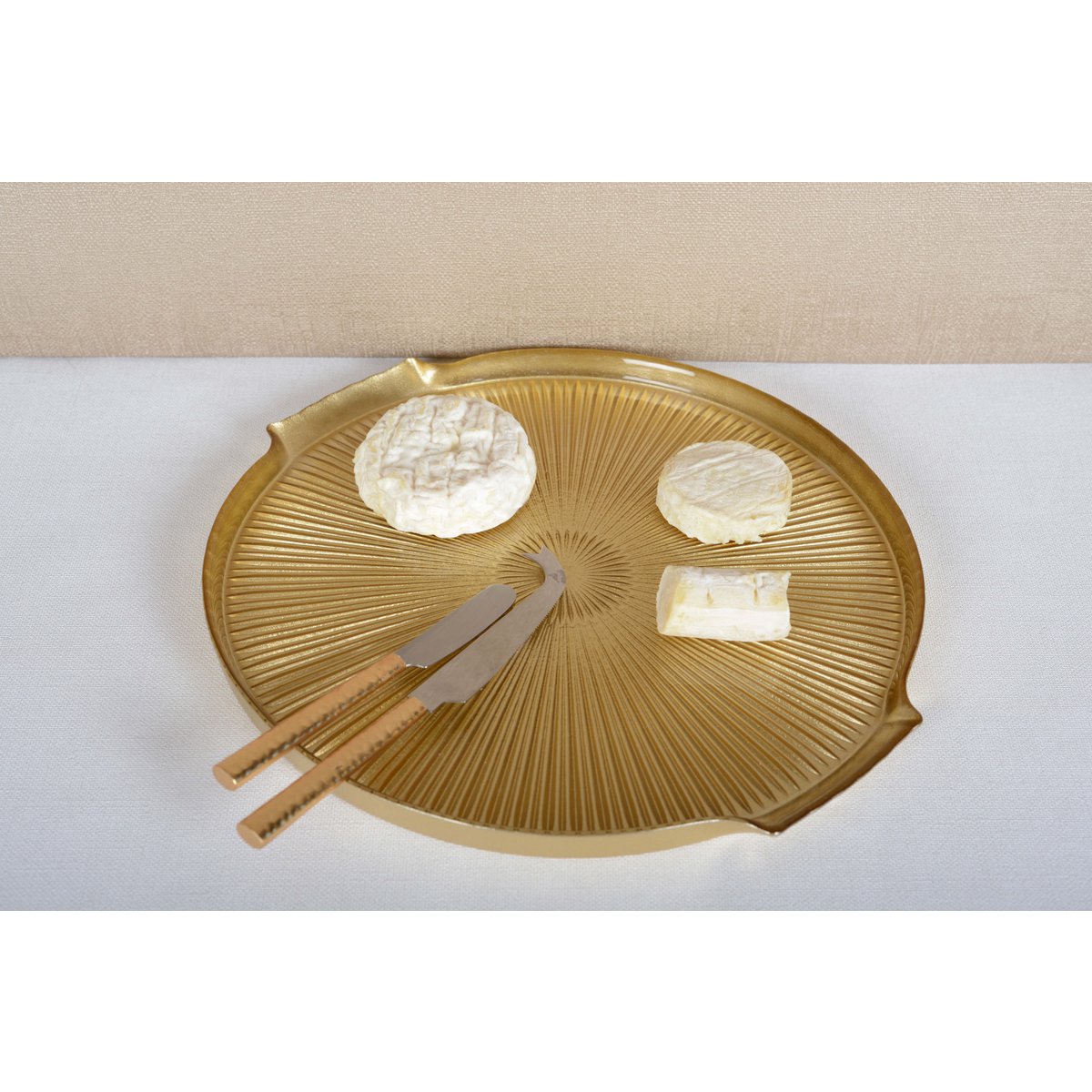 Gouden serveerschaal 30x28x2 cm – Luxe Serveerschaal |woon-meubel.nl