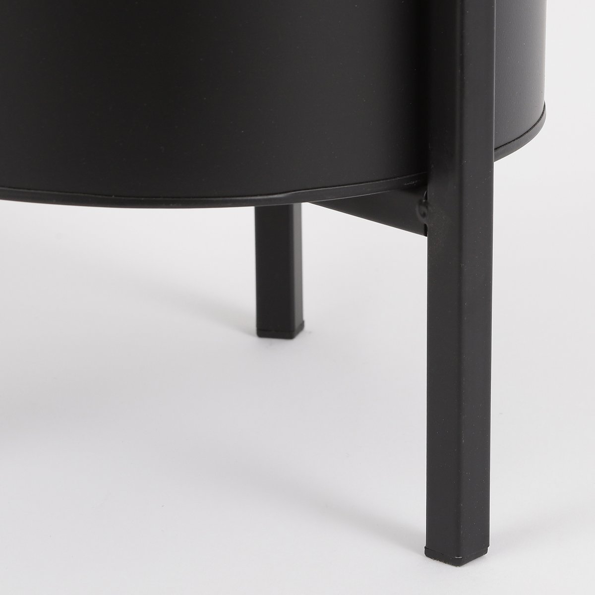 Jessy Bloempotten op Standaard – Set van 3 – Zwart Metaal – Mica Decorations