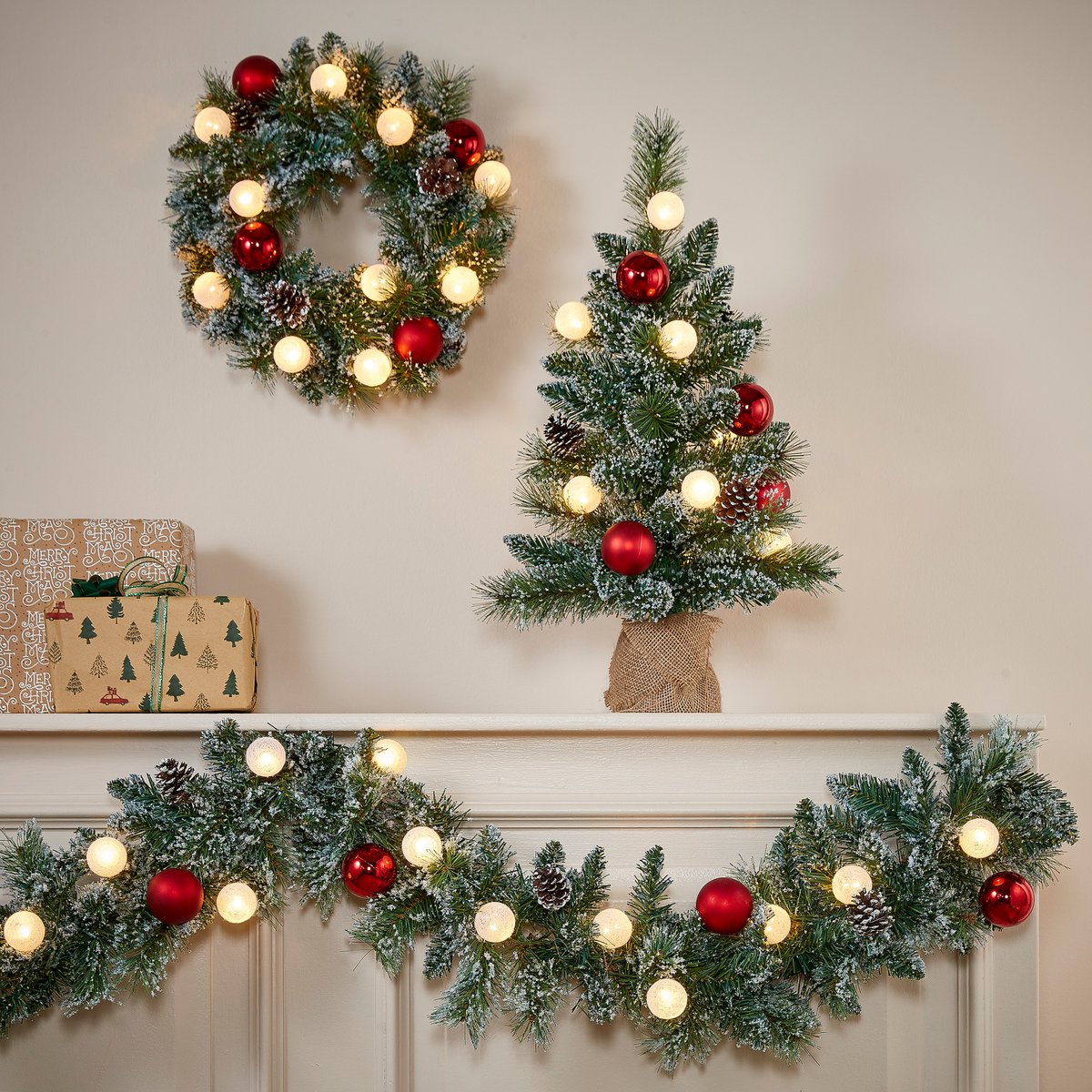 Kaprun kunstkerstboom 60 cm met LED & kerstballen |woon-meubel.nl