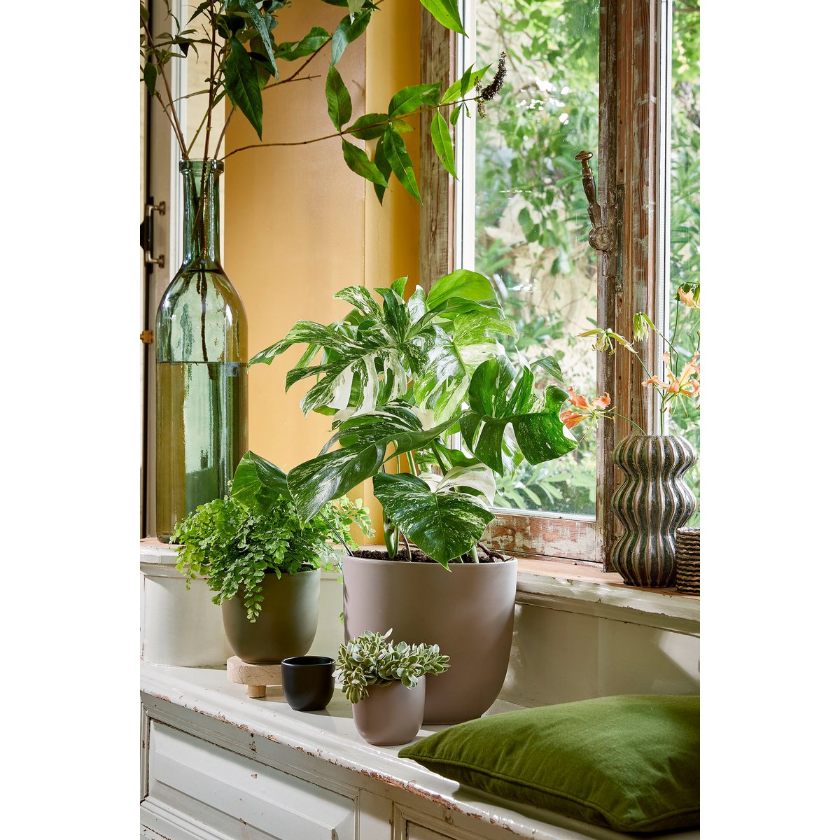 Rioja Bottle Vase - H75 x Ø18 cm - Recycled Glass - Green