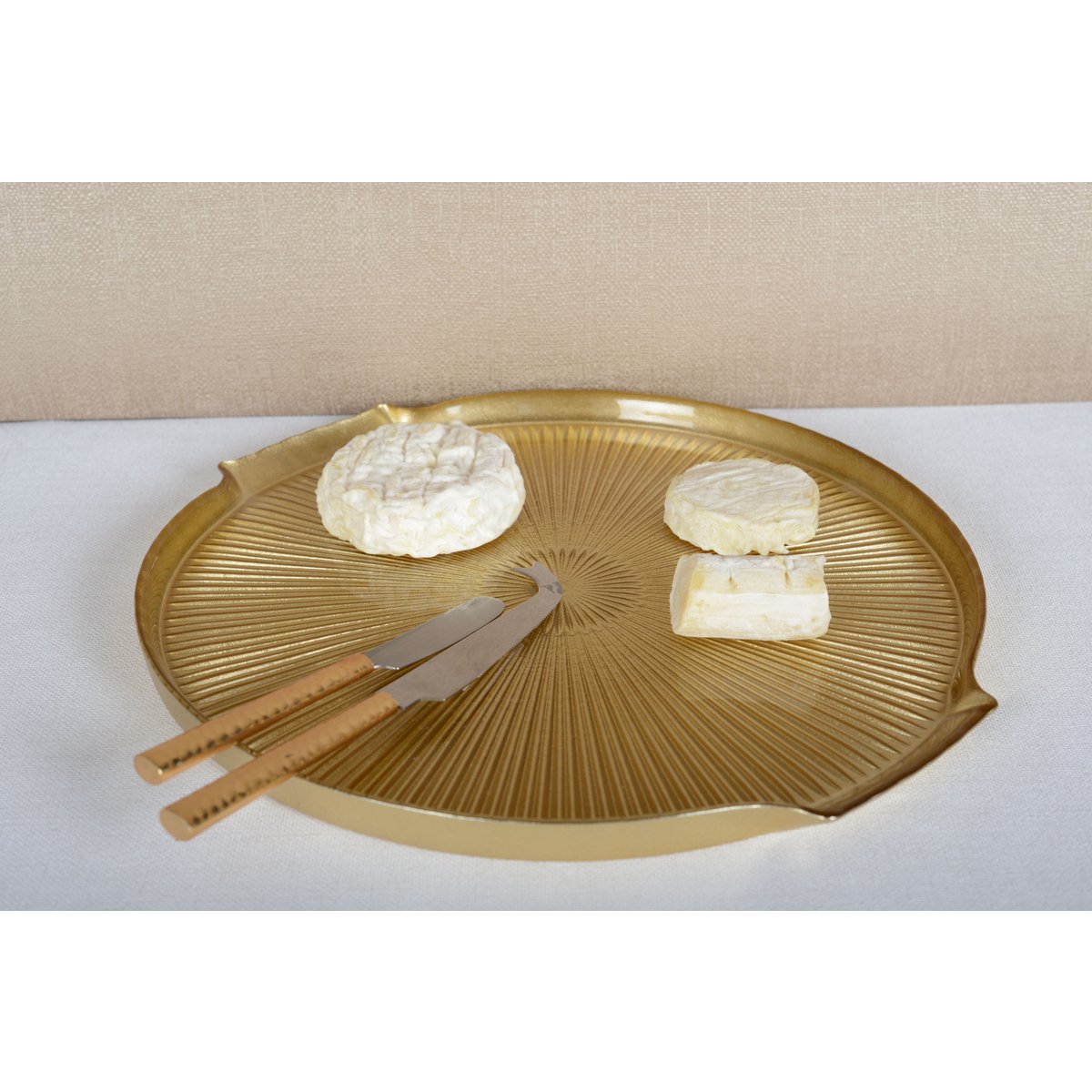 Gouden serveerschaal 30x28x2 cm – Luxe Serveerschaal |woon-meubel.nl