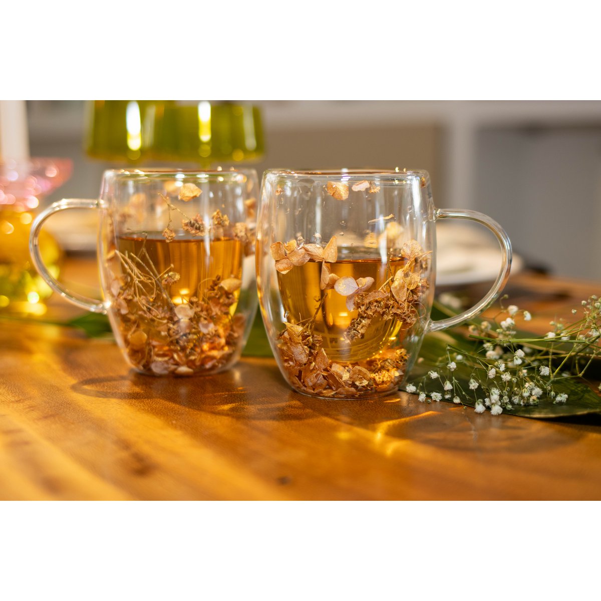 Dubbelwandige Theekopjes met Gouden Bloemen Set van 2 – 350 ml |woon-meubel.nl