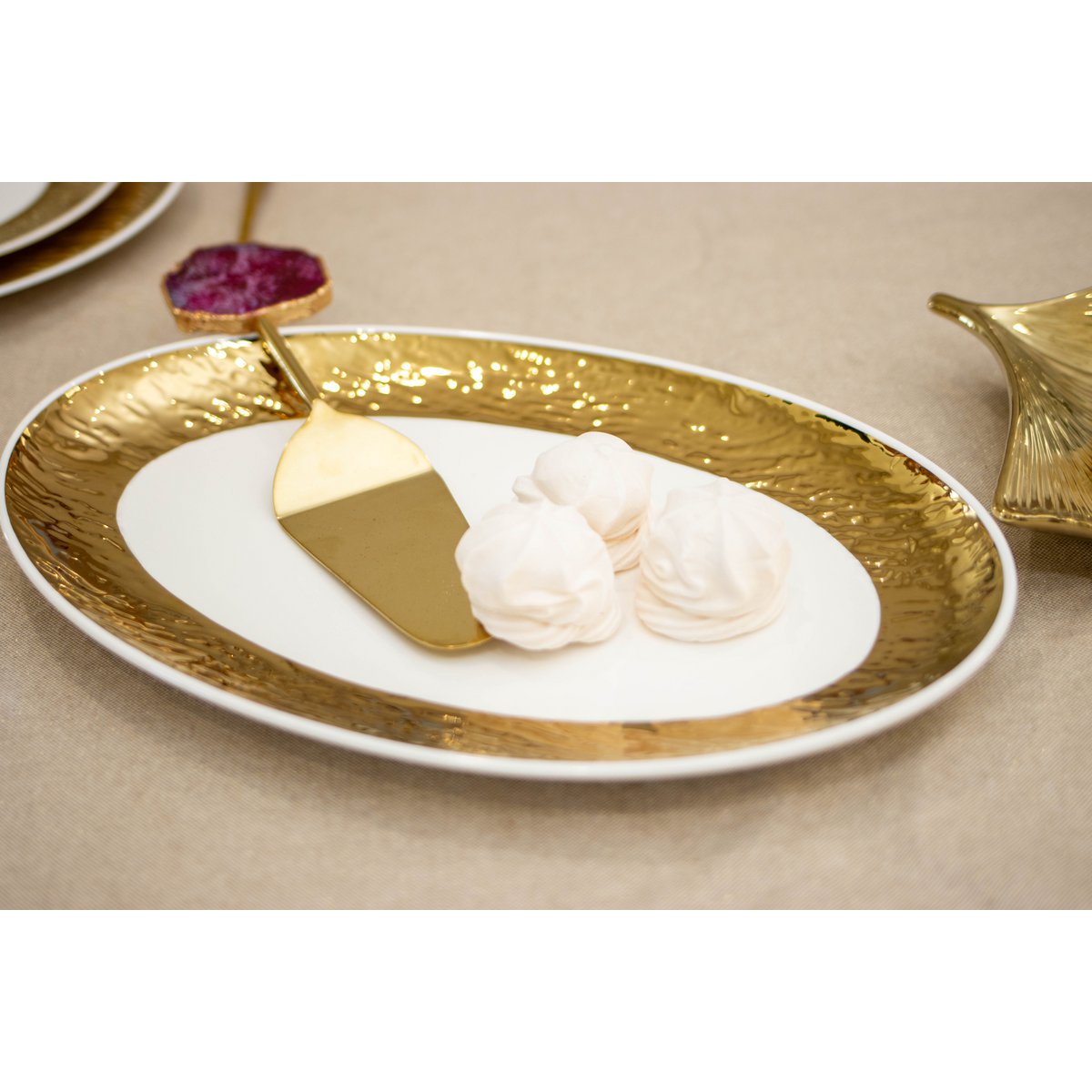 Ovaal Porseleinen Gerecht – Wit & Goud – 36,5 cm – Luxe Serveerschaal |woon-meubel.nl