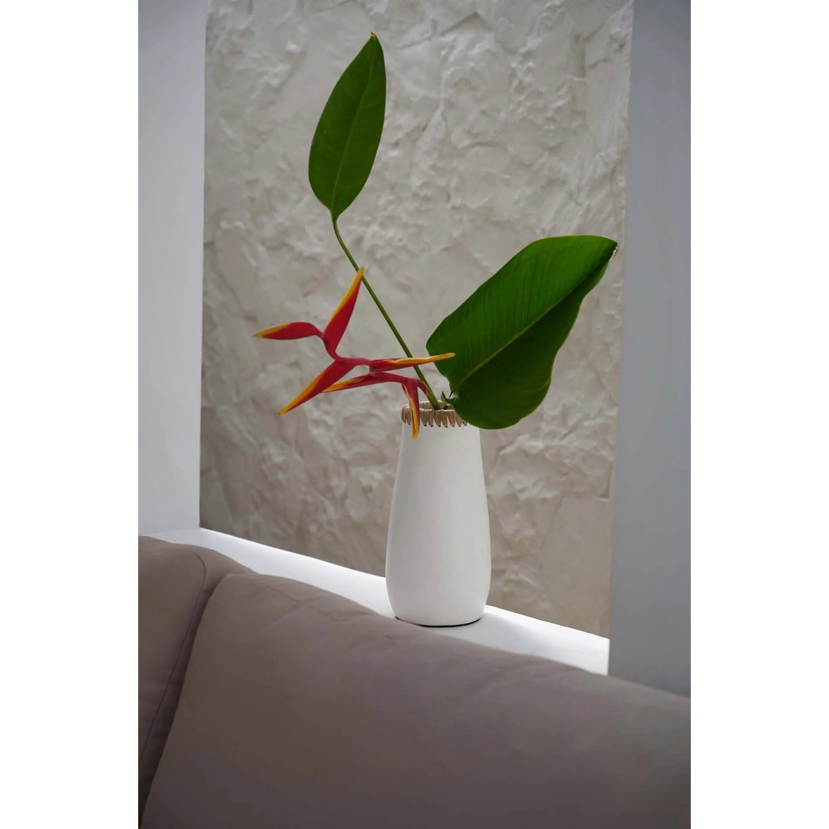 The Sneaky Vaas terracotta - Wit Naturel - M |woon-meubel.nl