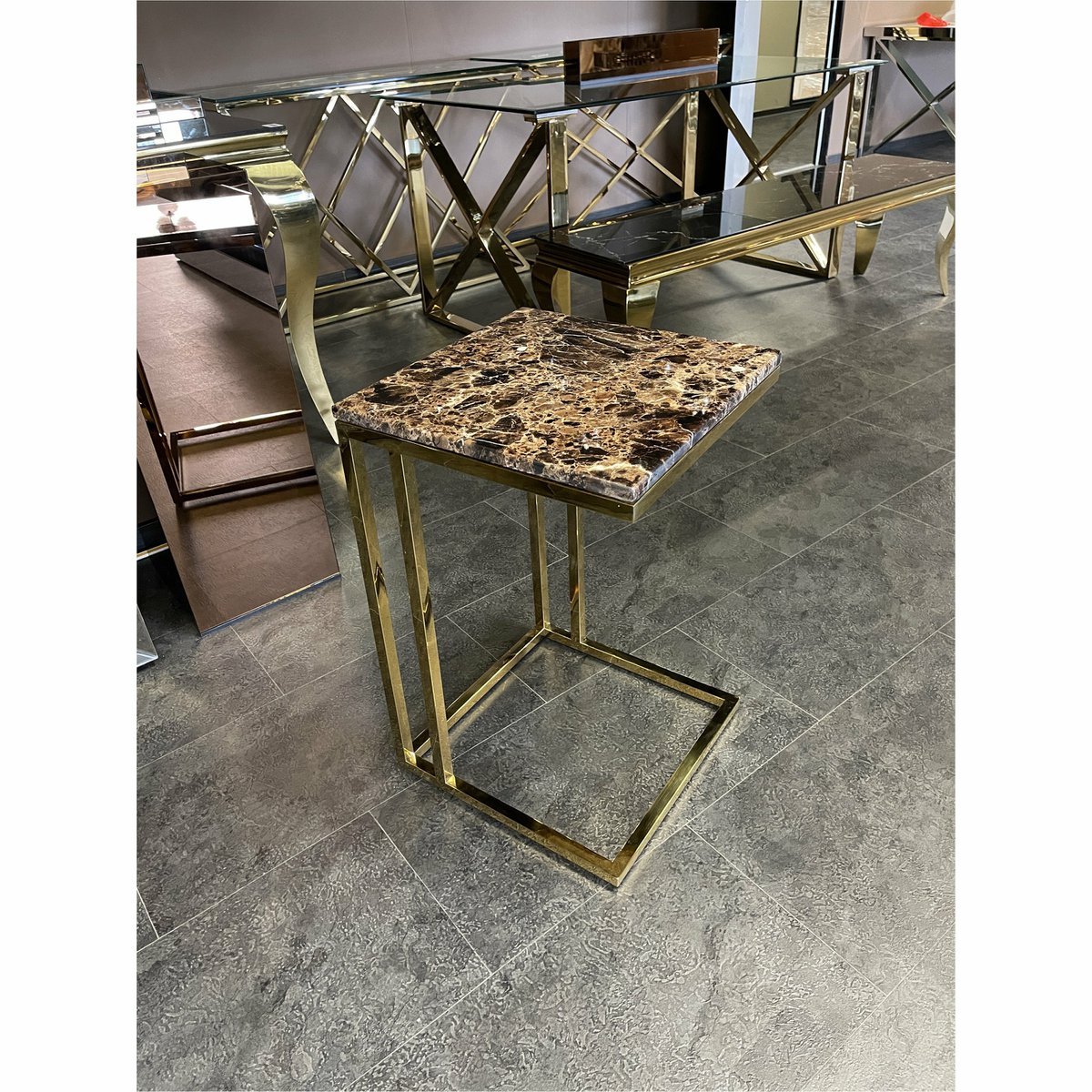 Table pour ordinateur portable en marbre doré
