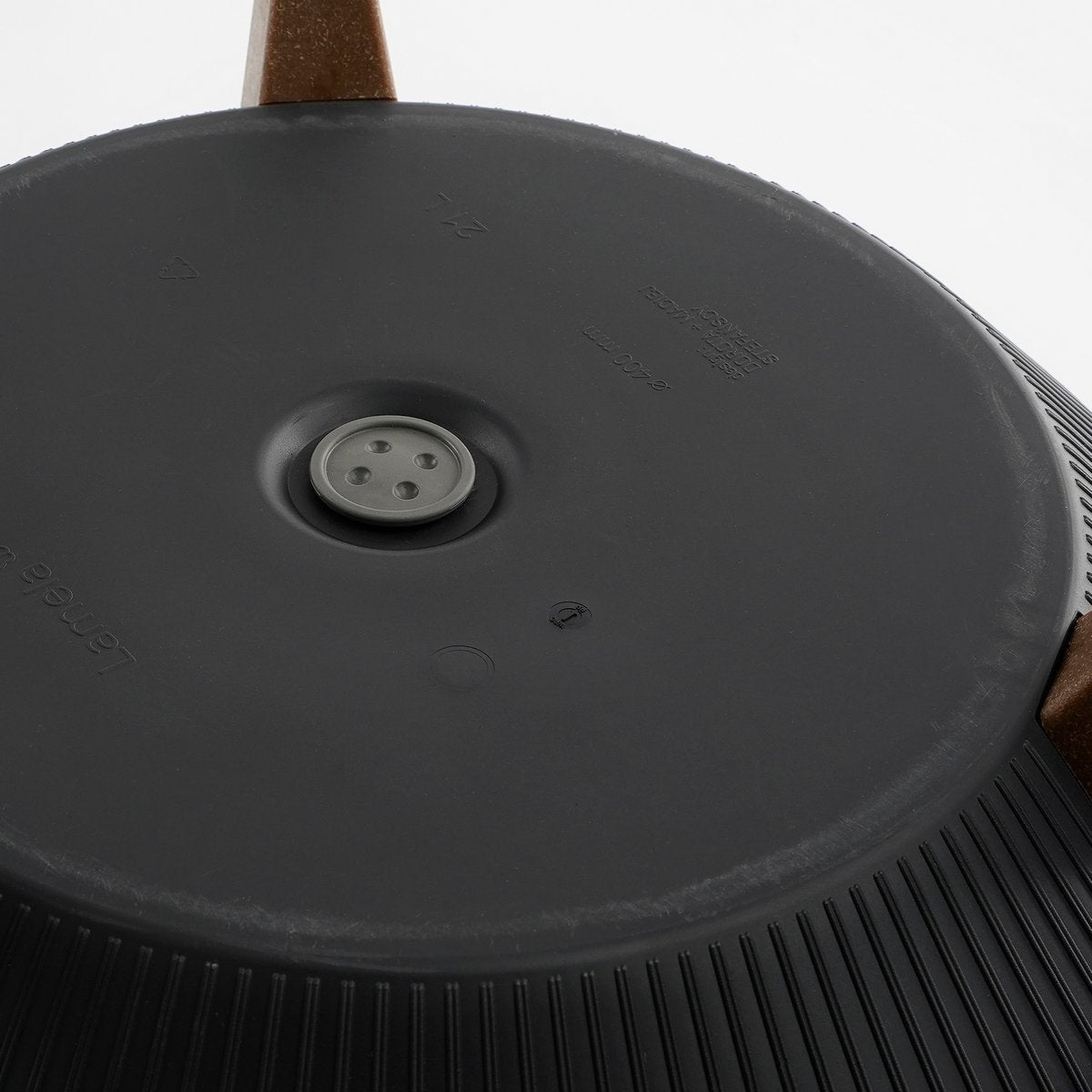 Doppio Flower Pot on Legs - H20.5 x Ø40 cm - Recycled Plastic - FSC Mix - Black