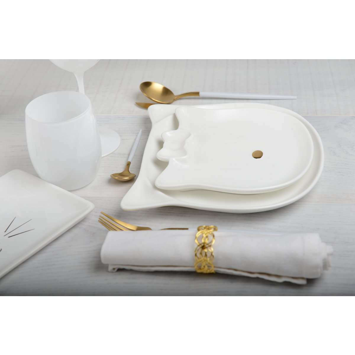 Witte Dessertbord Kattenvorm met Gouden Neus - M – Aulica