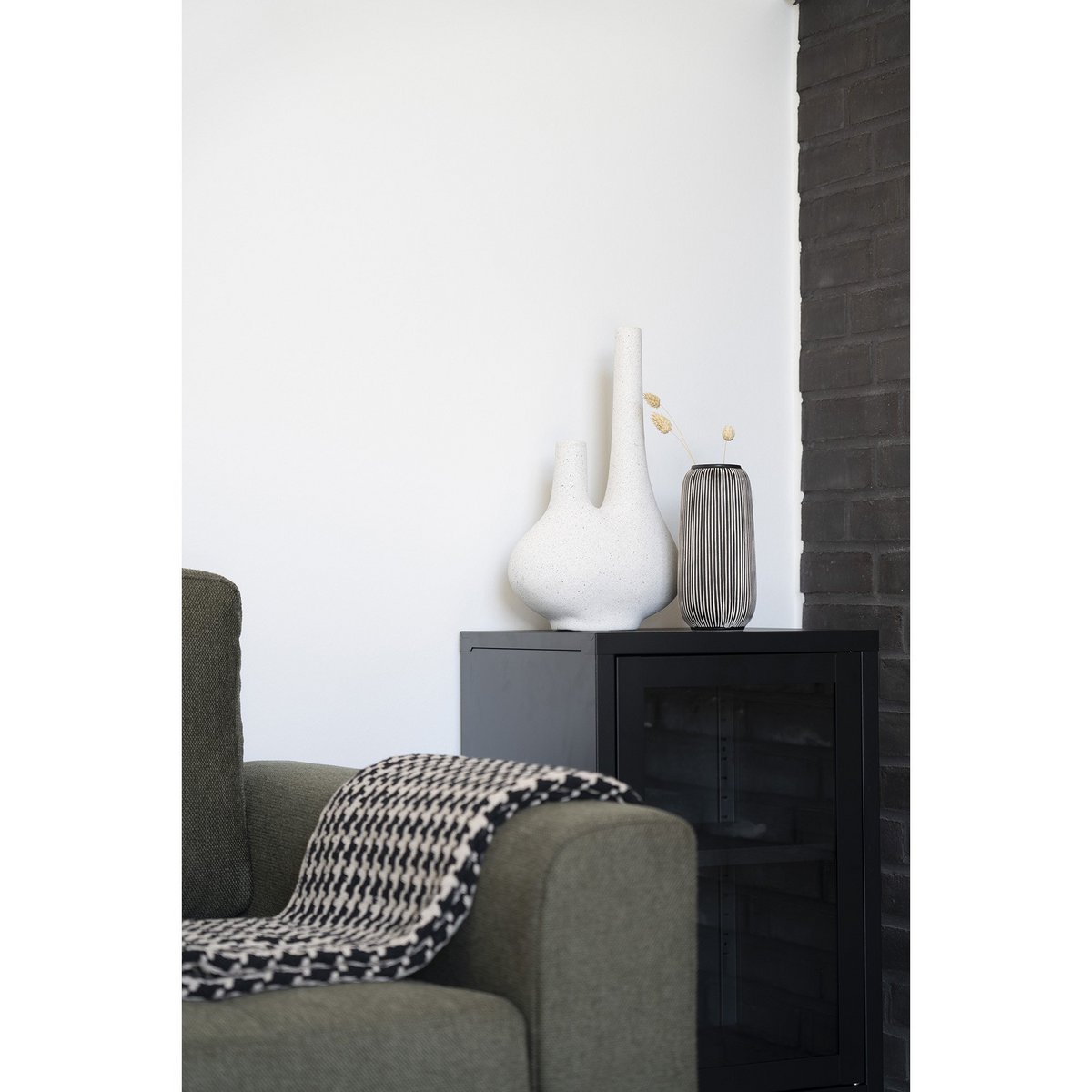 Vase - Ceramic vase, black/white, round, Ø9.5x20 cm