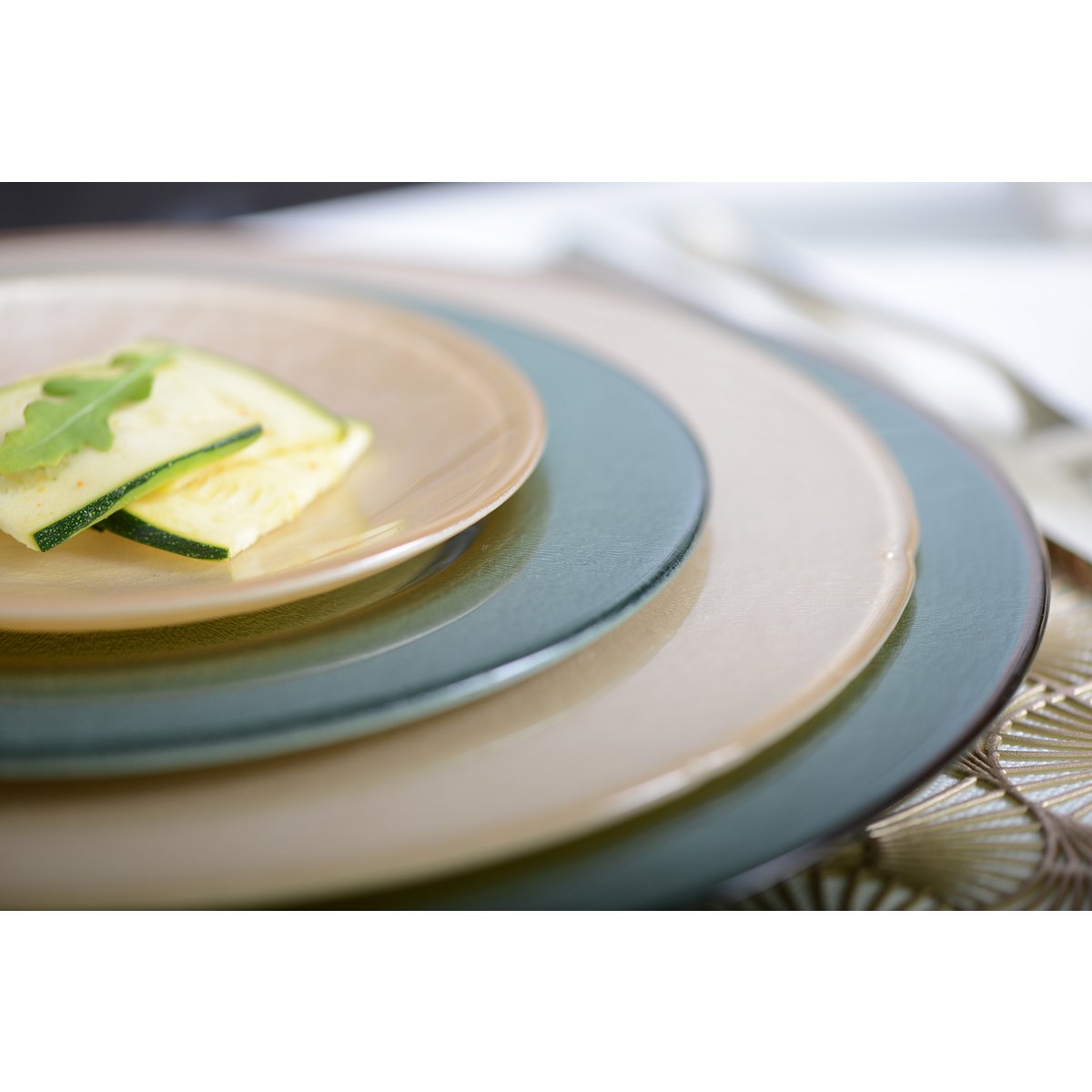 Vanillekleurige bord – Ginkgo Collectie – Aulica | woon-meubel.nl