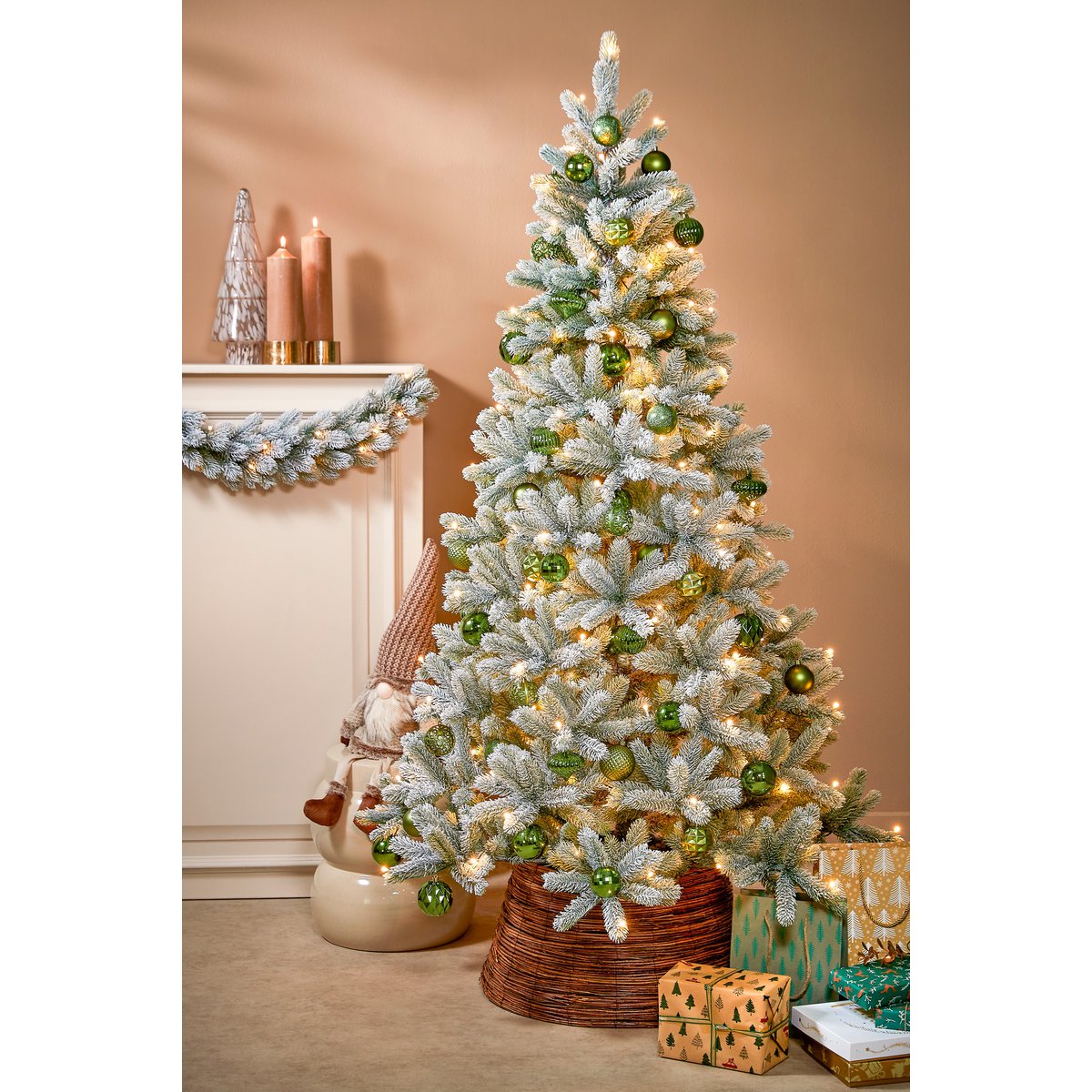 Nagoya Kunstkerstboom met Warm Witte LED Verlichting - H180 x Ø108 cm - Groen Frosted