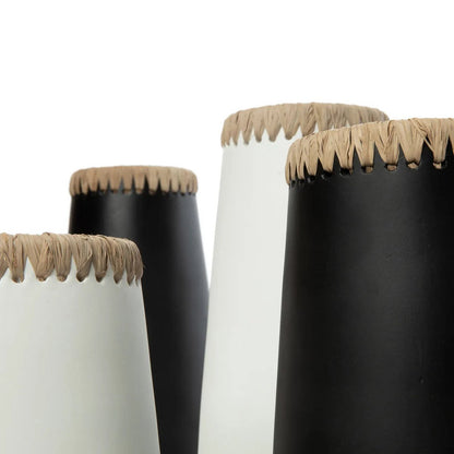 The Sneaky Vaas terracotta  - Zwart Naturel - M |woon-meubel.nl