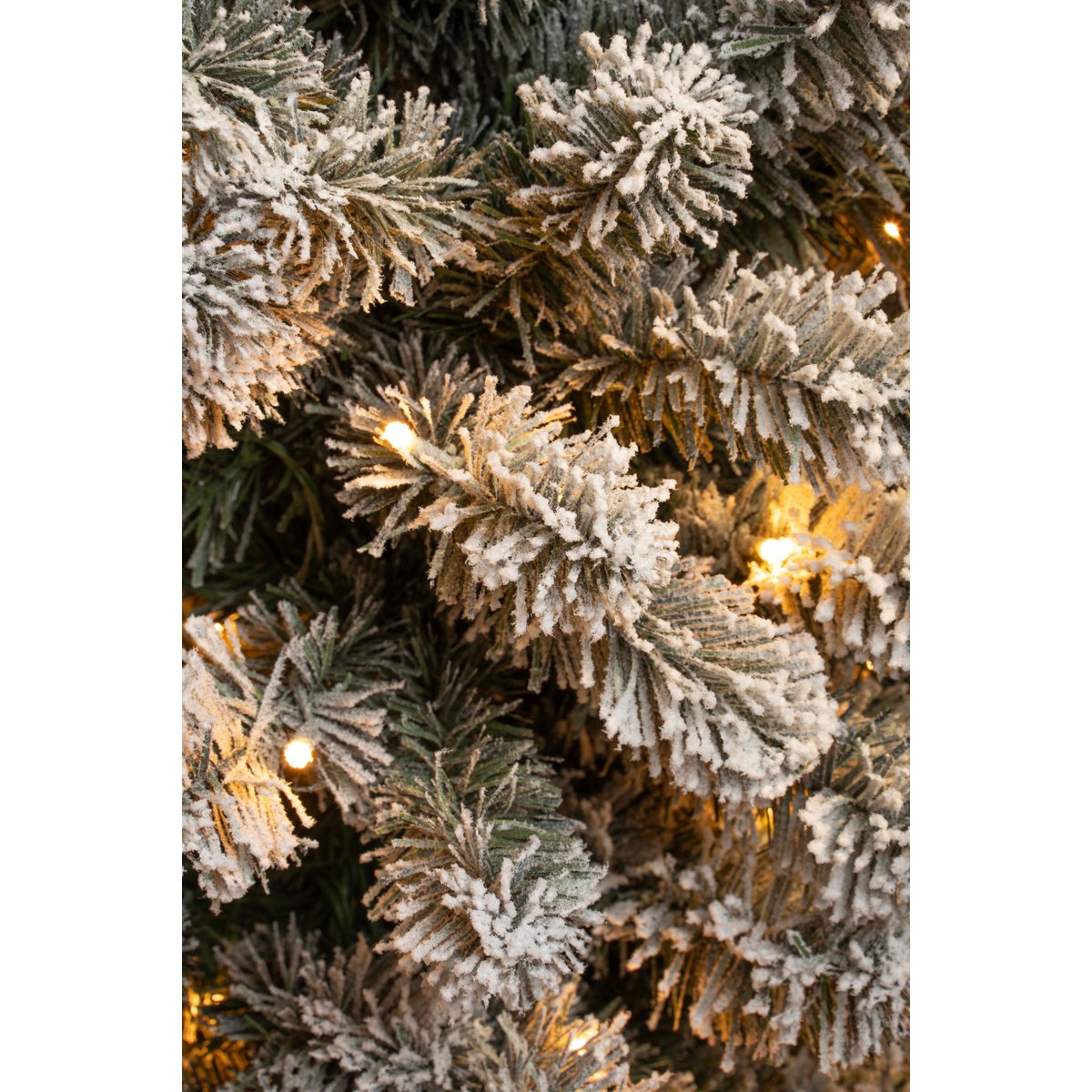 Charlton Smalle Kunstkerstboom met Warm Witte LED Verlichting - H230 x Ø58 cm - Groen Frosted