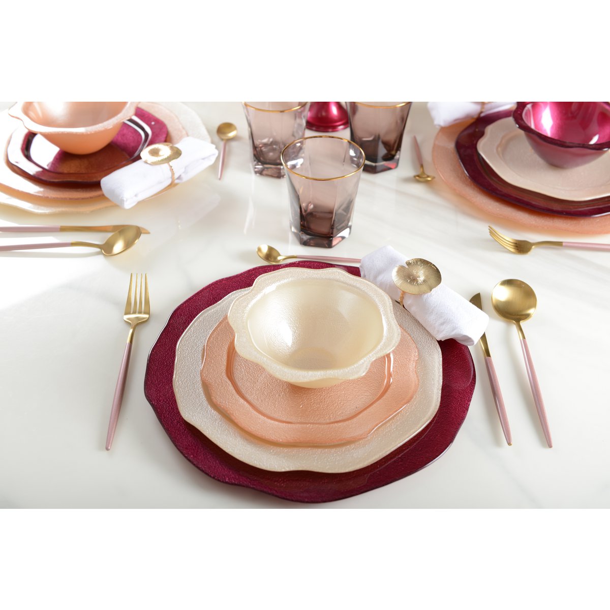 Set van 2  Zalmkleurig Bord – dinerbord Ø28 cm – Bloemvorm – Boudoir Collectie