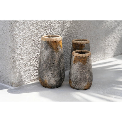 De Sneaky Vaas terracotta Antiek Grijs - M |woon-meubel.nl