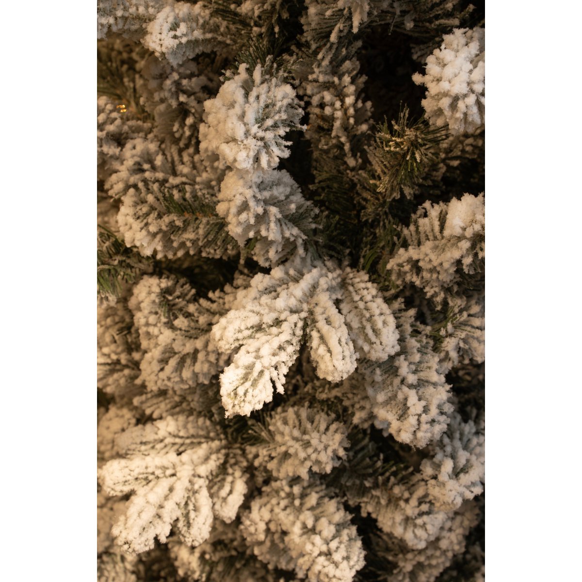 Harma Smalle Kunstkerstboom - H215 x Ø66 cm - Groen Frosted