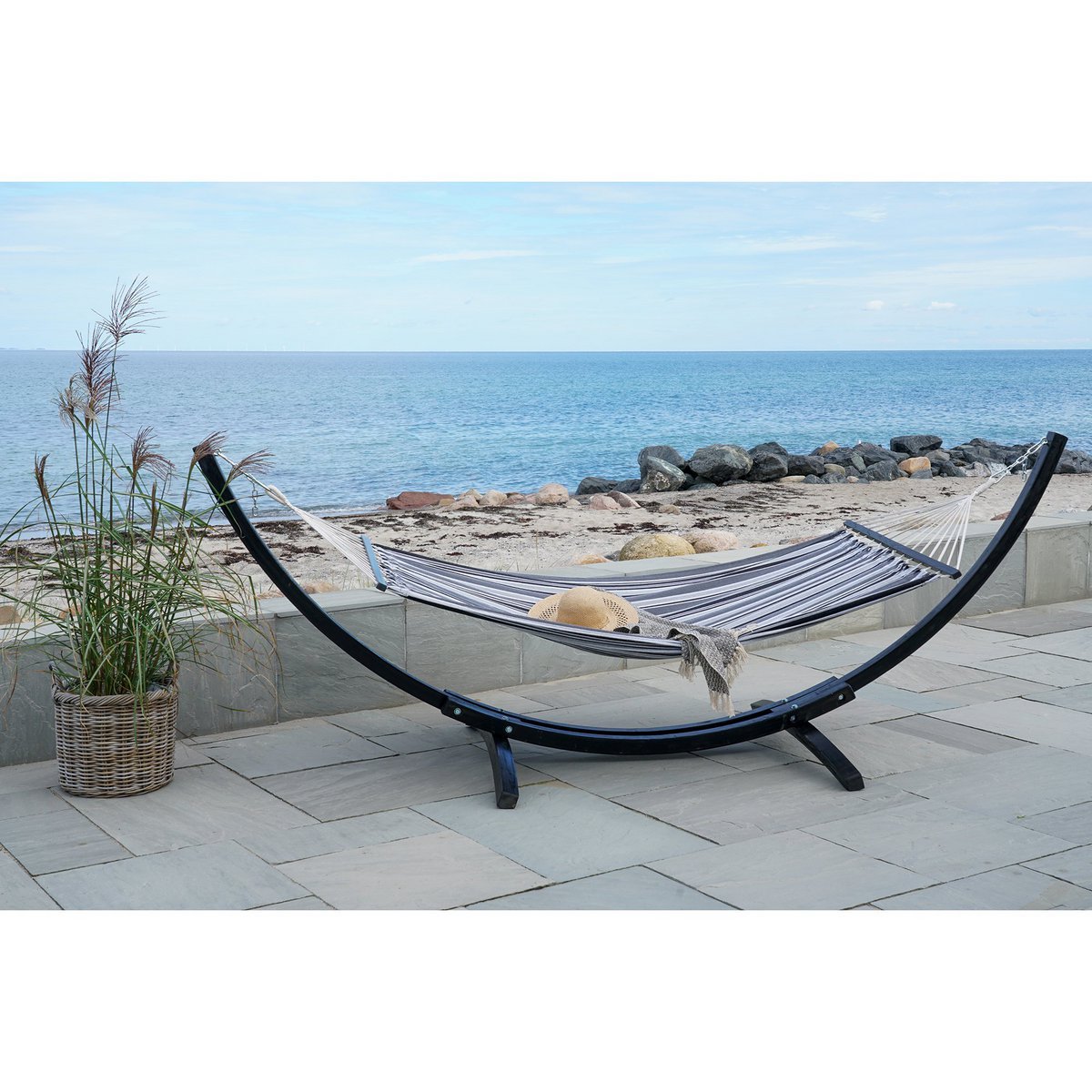 Hangmat – Luxe Buitenhangmat met Houten Frame | House Nordic | woon-meubel.nl