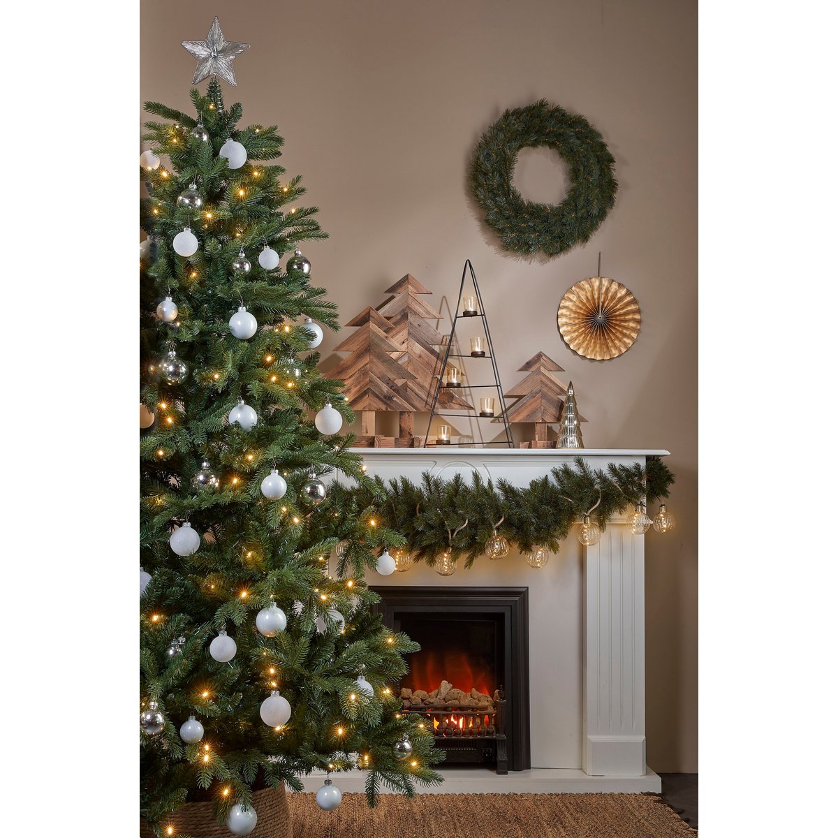 Brampton Kunstkerstboom met LED Verlichting - H155 x Ø107 cm - Groen