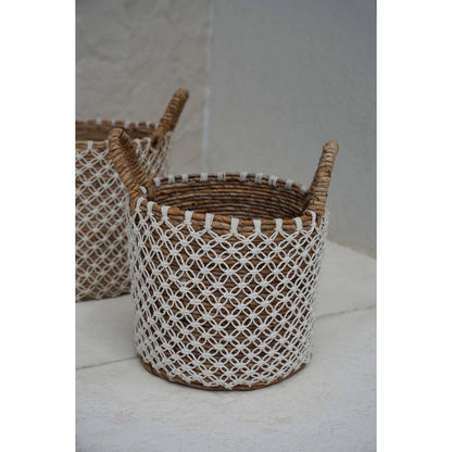 The crossed stitched macrame basket