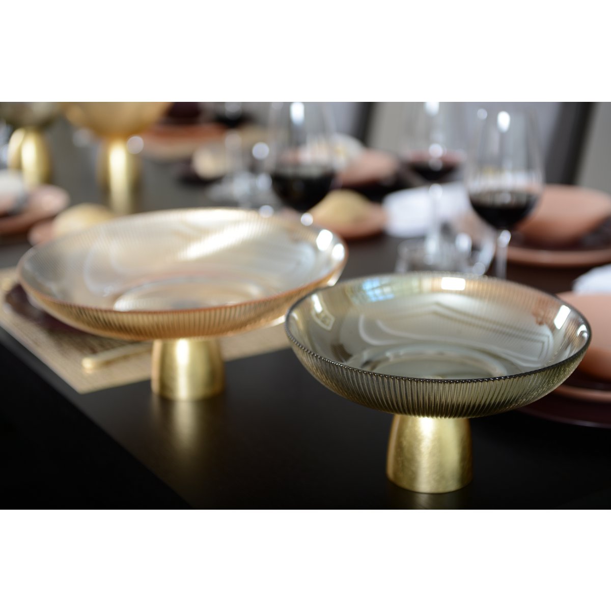 Aulica Fruit Bowl on Gold Foot – Faceted Smoked Ribbed Glass – Ø25 cm