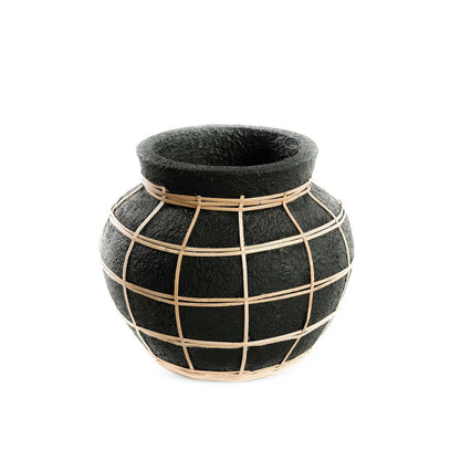 Terracotta Vaas met Rotandetail  Zwart Naturel |woon-meubel.nl